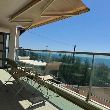 Les Ondines A Apartment Sete